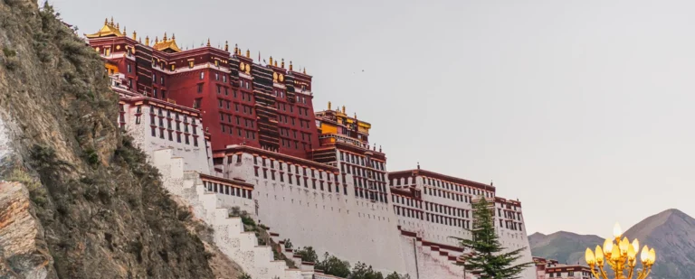 สัมผัสมนต์เสน่ห์ทิเบต ดินแดนหลังคาโลกที่เต็มไปด้วยความยิ่งใหญ่และศรัทธา เที่ยวครบทุกไฮไลท์ไปกับ Panda Holiday