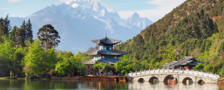 คุนหมิง เมืองดอกไม้ตลอดปี รอให้คุณมาสัมผัสความงดงาม Panda Holiday พาคุณเที่ยวแบบไม่เร่งรีบ อบอุ่น ใส่ใจทุกการเดินทาง